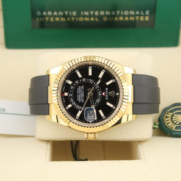 rubber strap rolex skydweller